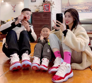 Giay Nike Air Jordan 11 Retro 'Cherry' 378038-116