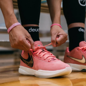 Giay Nike LeBron 20 'South Beast' DQ3827-900