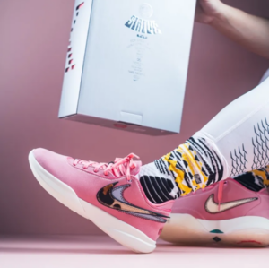 Giay Nike LeBron 20 'South Beast' DQ3827-900