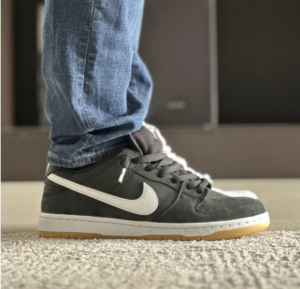 Giay Nike SB Dunk Low Pro 'Black Gum' CD2563-006