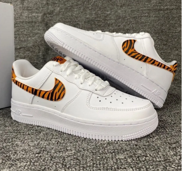 Giày Nike Air Force 1 '07 'Tiger Stripes' DD8959-108 - Hình ảnh 3