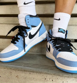 Alternative view of Giày Nike Air Jordan 1 Retro High OG GS 'University Blue' 575441-134