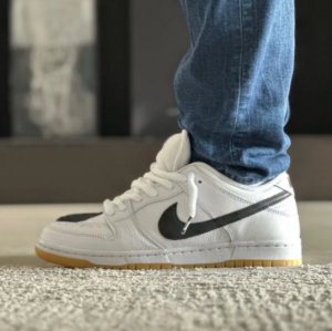 Giay Nike SB Dunk Low Pro 'White Gum' CD2563-101