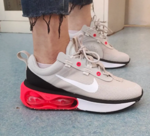 Giay Nike Air Max 2021 'Light Bone Flash Crimson' DH5103-002
