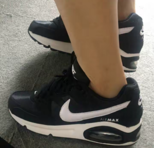 Giay Nike Air Max Command 'Black White' 397690-021