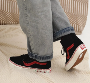 Giay Vans Sk8 Hi Reissue Side Zip 'Year Of The Rabbit' VN0007NZBLK