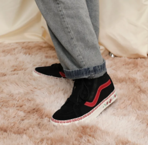 Giay Vans Sk8 Hi Reissue Side Zip 'Year Of The Rabbit' VN0007NZBLK