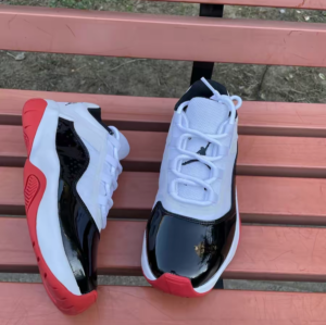 Giay Nike Air Jordan 11 CMFT Low 'Concord-Bred' DN4180-102