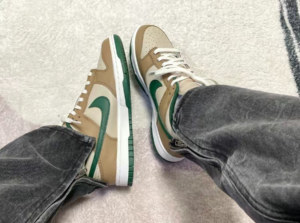Giay Nike Dunk Low 'Rattan Canyon Green' FB7160-231