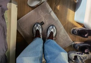 Alternative view of Giày Adidas Ozweego Celox 'Silver' GY5341