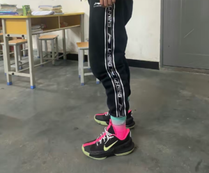 Giay Nike LeBron Ambassador 13 'Black Lime' CQ9329-001