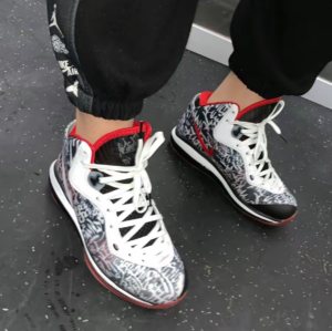 Giay Nike LeBron 8 'Graffiti' DH3237-001