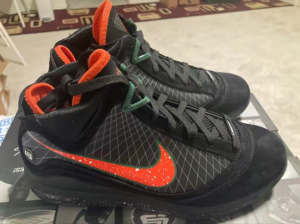 Giay Nike A&M University x LeBron 7 Retro 'Rattlers' DX8554-001