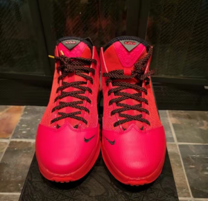 Giay Nike LeBron 19 Low 'Light Crimson' DO9829-600