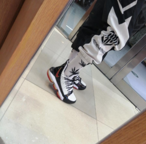 Giay Nike LeBron 16 'Remix' CD2451-101