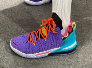 Giay Nike LeBron 18 'Best Of 10-18' DM2813-500