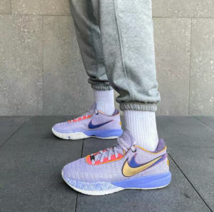 Giay Nike LeBron 20 EP 'Purple And Gold' DJ5422-500