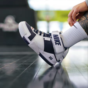 Giay Nike Zoom LeBron 2 Retro 'USA' 2022 DR0826-100