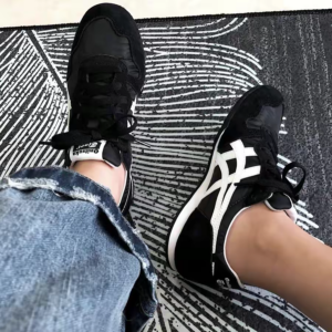 Giay Onitsuka Tiger Serrano 'Black White' D109L-9001