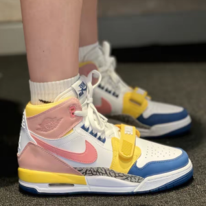 Giay Nike Air Jordan Legacy 312 GS 'White Blue' FD9909-161