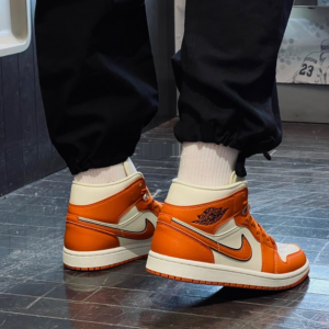 Giay Nike Air Jordan 1 Mid SE 'Sport Spice' DV1302-100