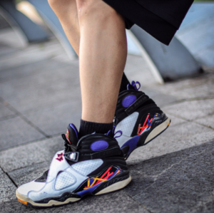 Giay Nike Air Jordan 8 'ThreePeat' 305381-142