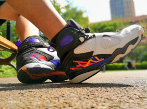Giay Nike Air Jordan 8 'ThreePeat' 305381-142