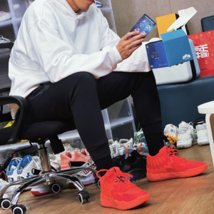 Alternative view of Giày Puma MB.01 'Red Blast' 377237-02