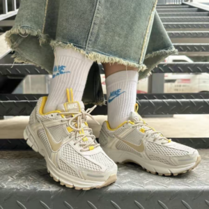 Giay Nike Air Zoom Vomero 5 'Light Bone' FJ7694-020