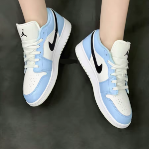 Giay Nike Air Jordan 1 Low GS 'Ice Blue' 554723-401