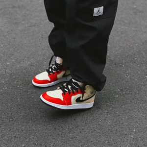 Giay Nike Air Jordan 1 Mid SS GS 'Dunk Contest' DV7012-100