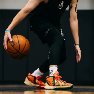 Giay Nike Kyrie Infinity '1 World, 1 People' DO9615-800