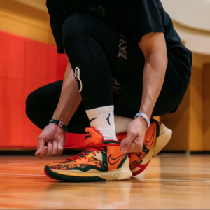 Giay Nike Kyrie Infinity '1 World, 1 People' DO9615-800