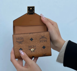 Vi MCM Wallet 3-Fold 'Brown' MYSAAPA02CO001