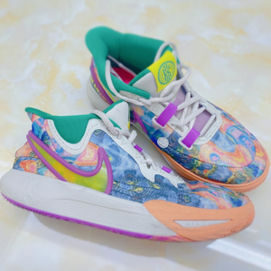 Giay Nike Kyrie 8 GO 'Circle Of Life' DQ8076-011