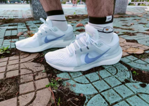 Giay Nike Air Zoom Vomero 16 'White Imperial Blue' DA7245-101