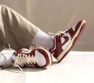 Giay Nike Dunk Low Premium 'Vintage Red' FJ4555-100