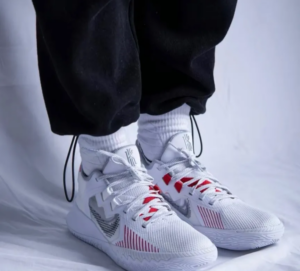 Alternative view of Giày Nike Kyrie Flytrap 5 'White University Red' CZ4100-100