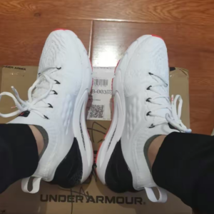 Giay Under Armour HOVR Phantom 2 'Black White' 3026070-100