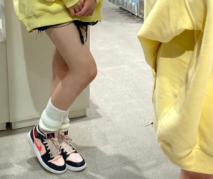 Giay Nike Air Jordan 1 Mid GS 'Black Pink Crimson' 554725-604