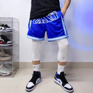 Alternative view of Giày Nike Air Jordan 1 Mid 'Game Royal' 554724-140