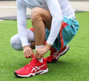 Alternative view of Giày Tennis Asics Court FF Novak LE 'Classic Red' 1041A275-960