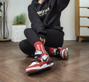 Giay Nike Air Jordan Legacy 312 Low GS ‘White Gym Red’ CD9054-116