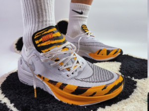 Giay Nike ZoomX Vaporfly NEXT% 2 'BRS Tiger' DM7601-100