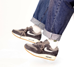 Giay Nike Air Max 1 Premium Crepe 'Soft Grey' FD5088-001