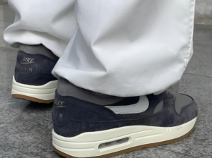 Giay Nike Air Max 1 Premium Crepe 'Soft Grey' FD5088-001