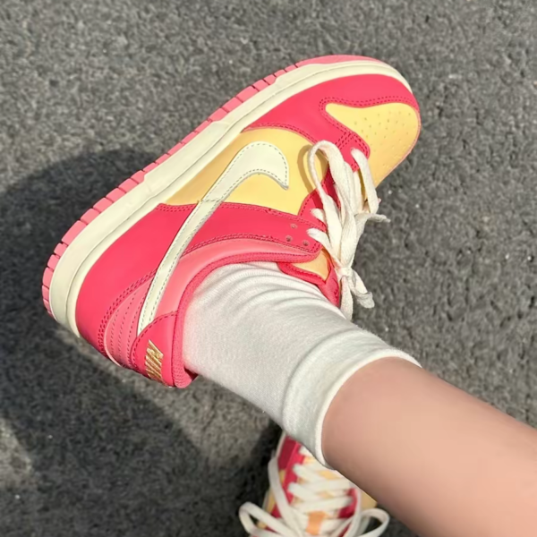 Giày Nike Dunk Low GS 'Strawberry Peach' DH9765-200 - Hình ảnh 2