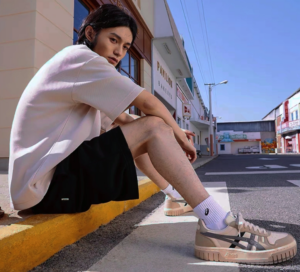 Giay Asics Court MZ 'Cream Black Gum' 1203A127-700