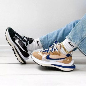 Alternative view of Giày Nike Sacai x VaporWaffle 'Black White' CV1363-001