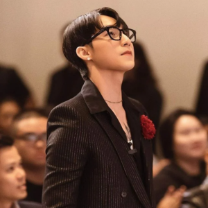 Alternative view of Kính Gucci Glasses Black GG0572O-006